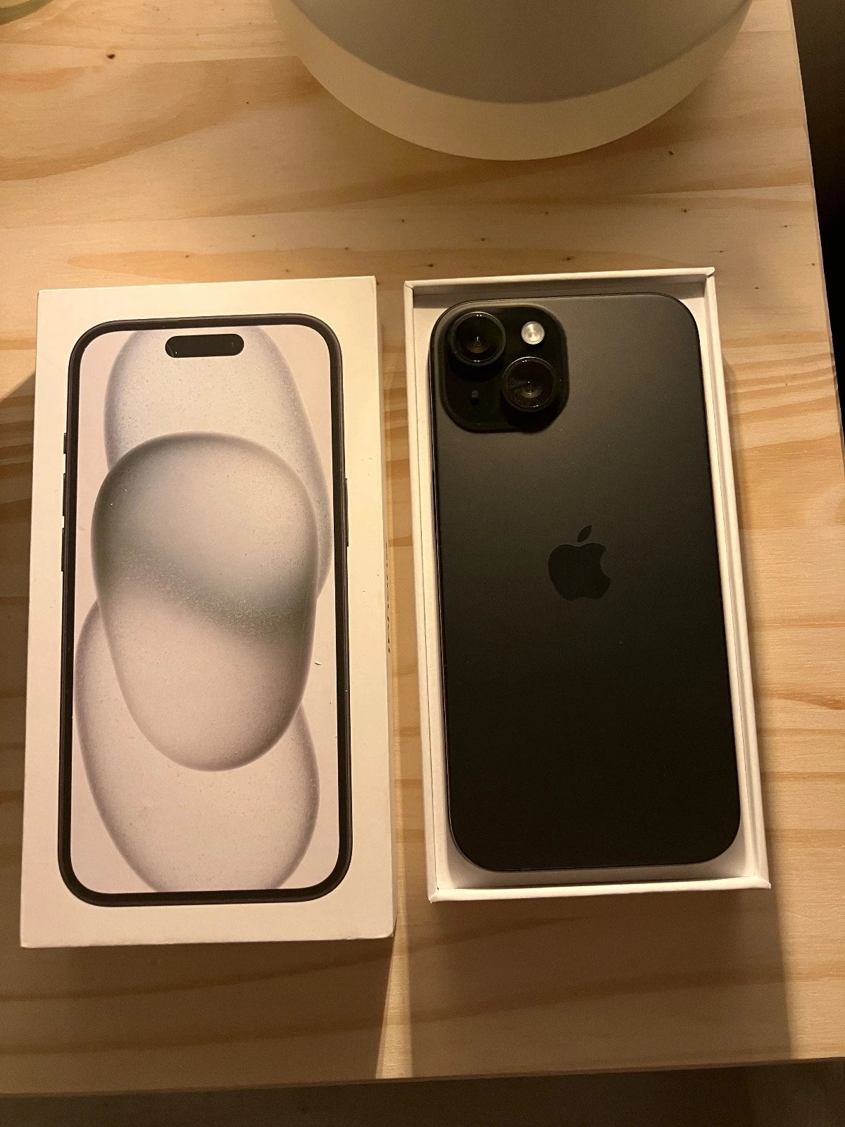 New Original iphone 15 128/256GB 6.1-inch super retina XDR display A16 bionic chip Dual ESIM 4800 million pixels main camera