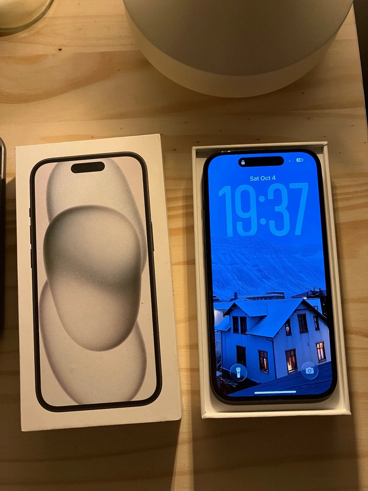 New Original iphone 15 128/256GB 6.1-inch super retina XDR display A16 bionic chip Dual ESIM 4800 million pixels main camera