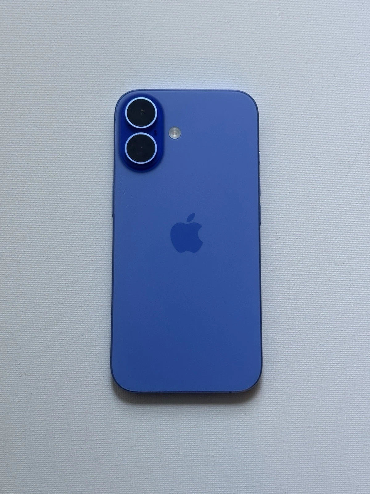 Apple iPhone 16 (eSIM uniquement), 128 Go deverouiller